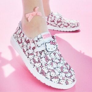 🐈💖 HELLO KITTY x HEY DUDE SLIP ON 💖🐈